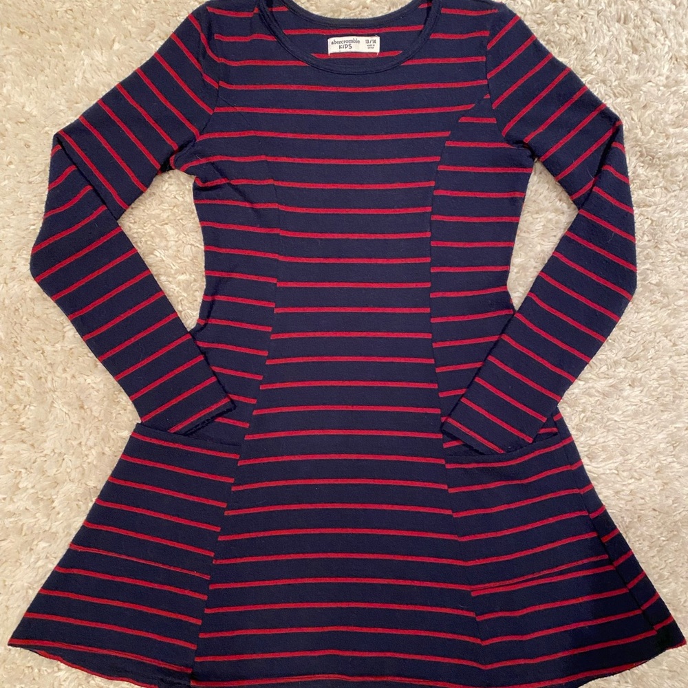 ABERCROMBIE KIDS.Big Girls size 13/14, soft knit Navy w/Burgundy stripes DRESS!